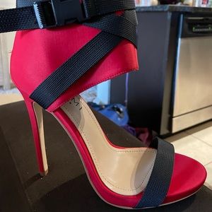 Simmi London, A UK brand of fashion